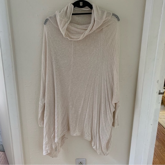 Mock Neck Light Woven batwing Poncho - Picture 2 of 3